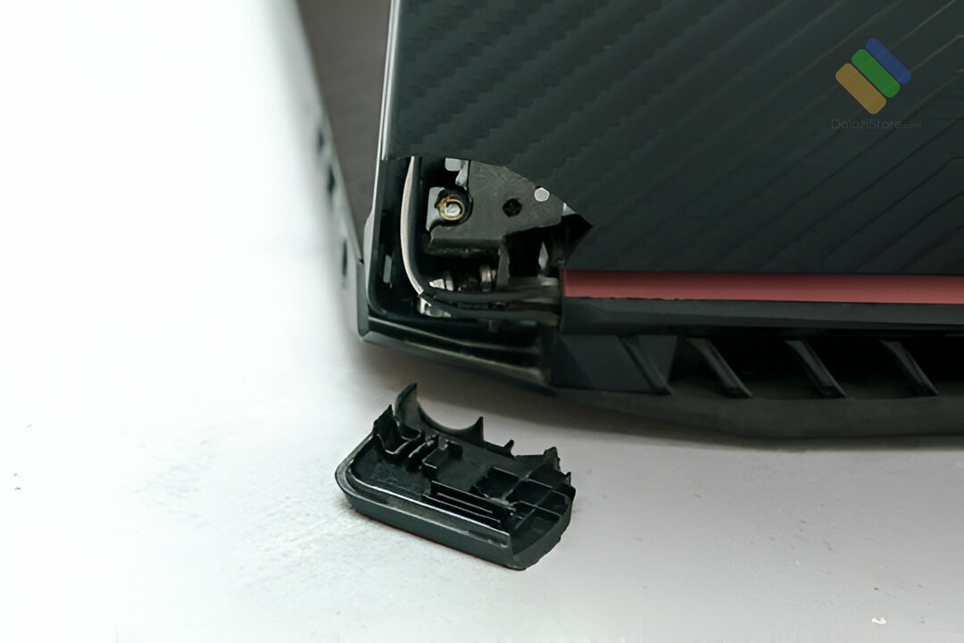 Đội ngũ kỹ thuật viên chuyên nghiệp tại Cửa hàng sửa nguồn laptop Quận 4 Dolozi Store