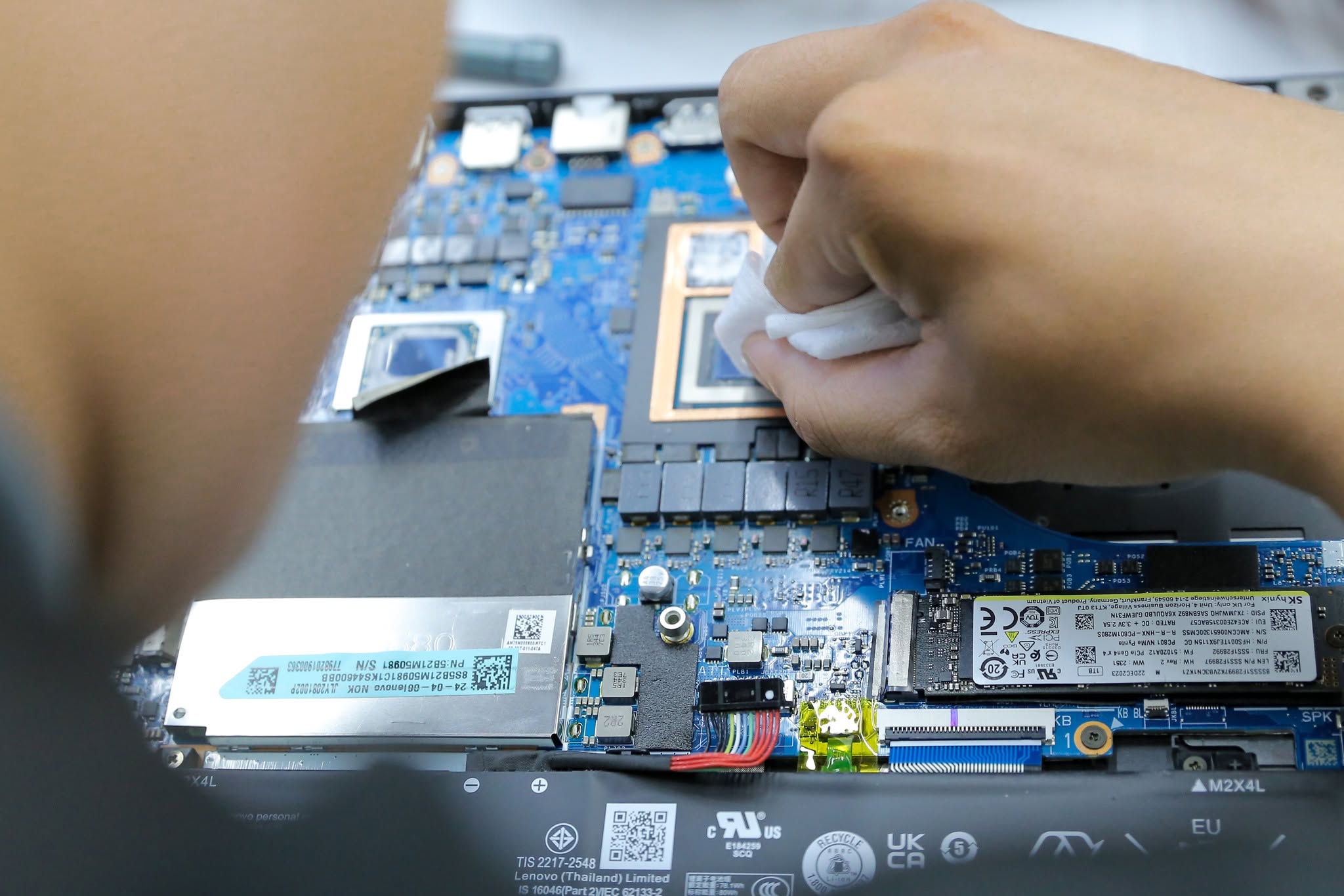 tra keo tản nhiệt chuyên nghiệp tại Dolozi