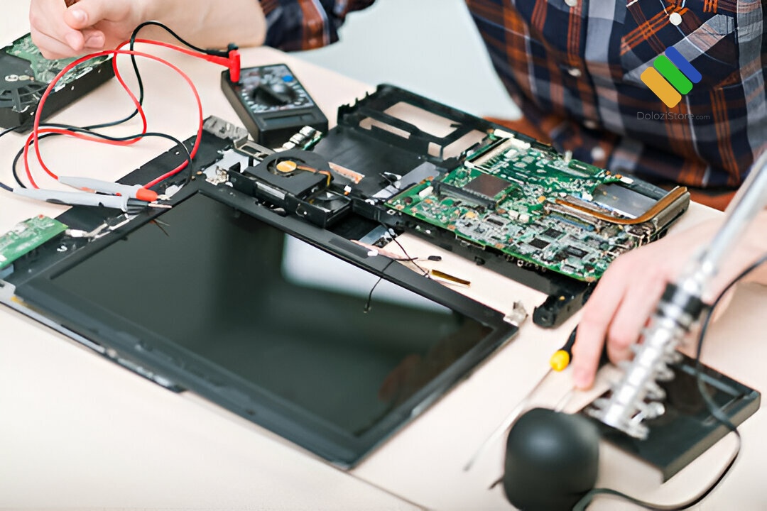 Laptop bị gãy bản lề và bung vỏ nhựa